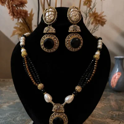Black & Pearl Jewelry Set