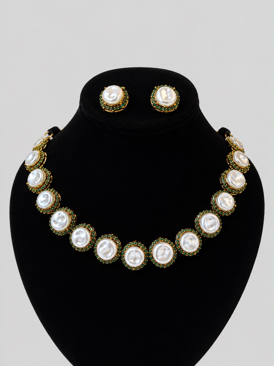 Pearl & Emerald Elegance Jewelry Set