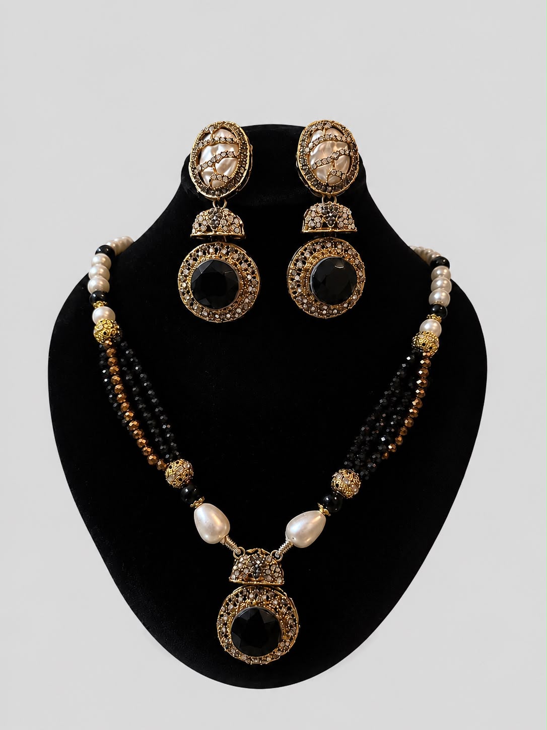 Black & Pearl Jewelry Set